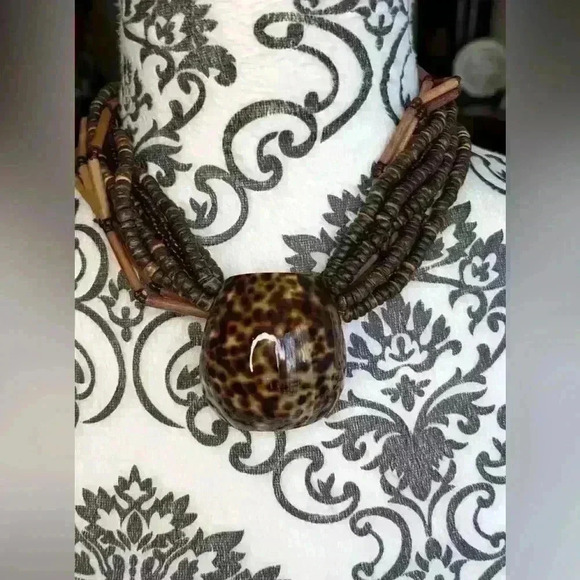 Seashell 🐚  necklace - Picture 1 of 4